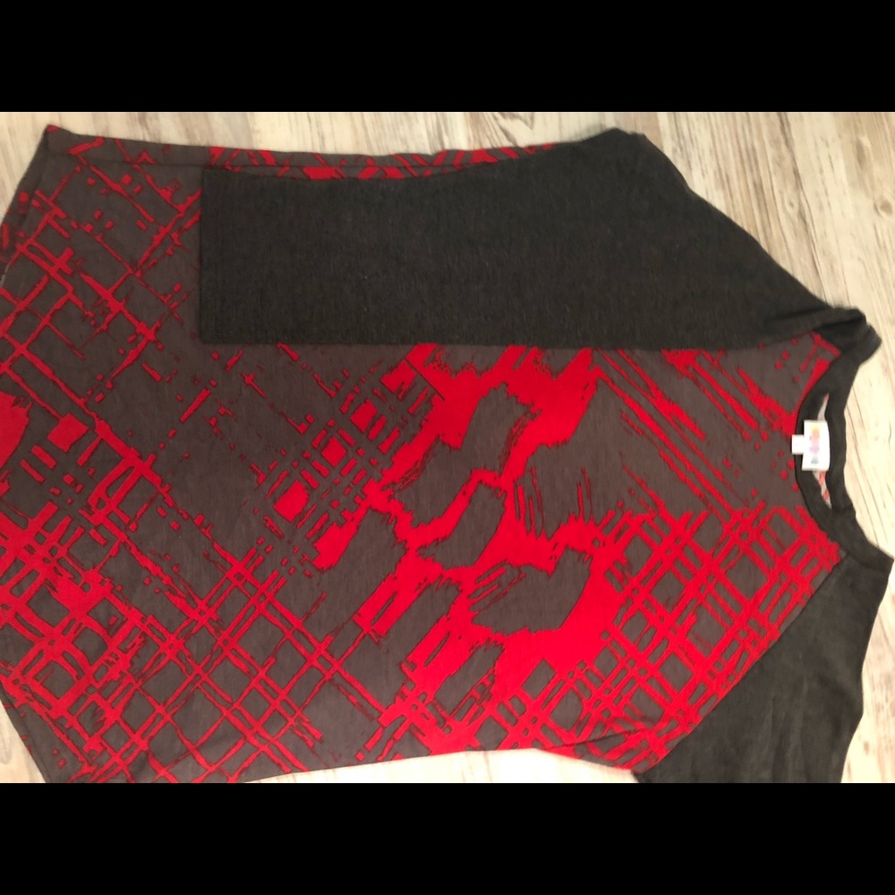 Lularoe Randy Tee